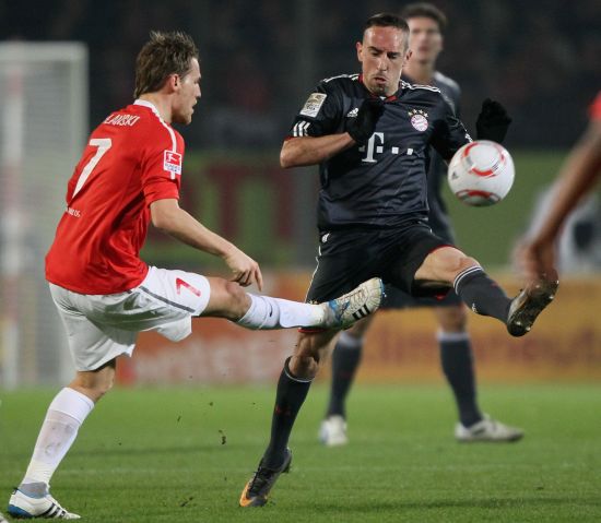 在近年的足 在近年的足